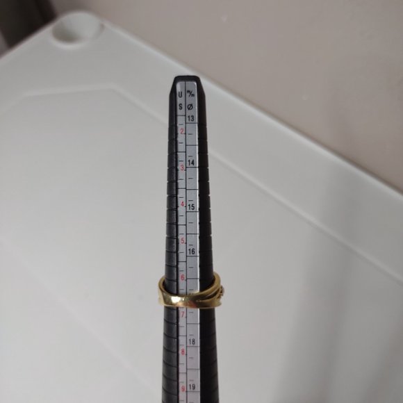 Cute Gold Tone Ring Size 6.5 - Picture 11 of 11